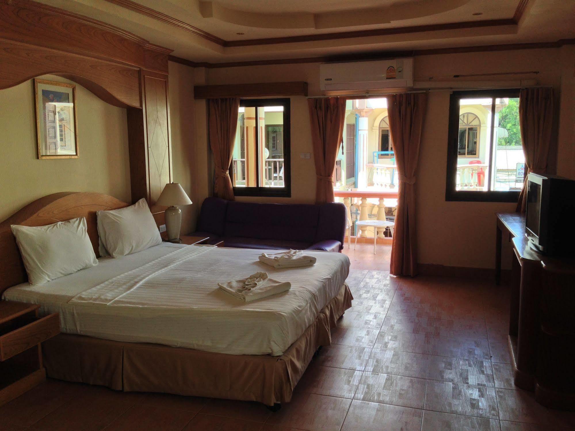 The House Patong Otel Dış mekan fotoğraf
