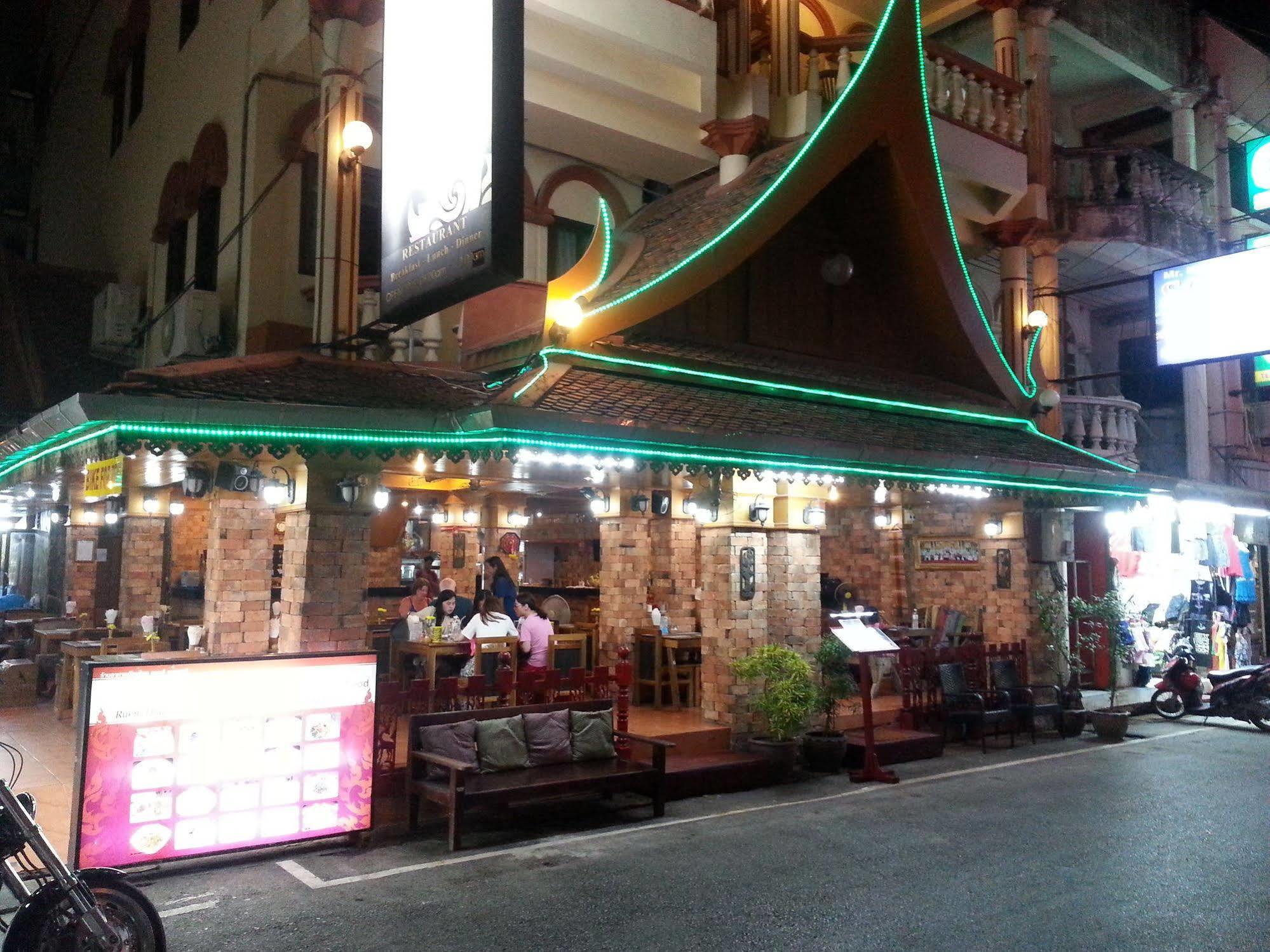 The House Patong Otel Dış mekan fotoğraf