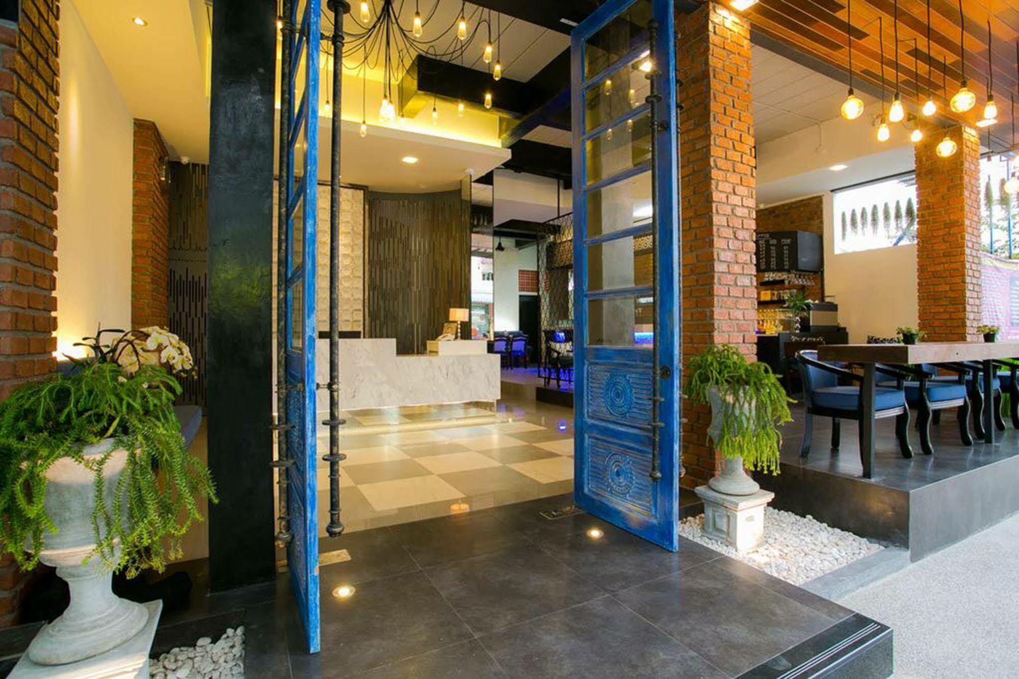 The House Patong Otel Dış mekan fotoğraf