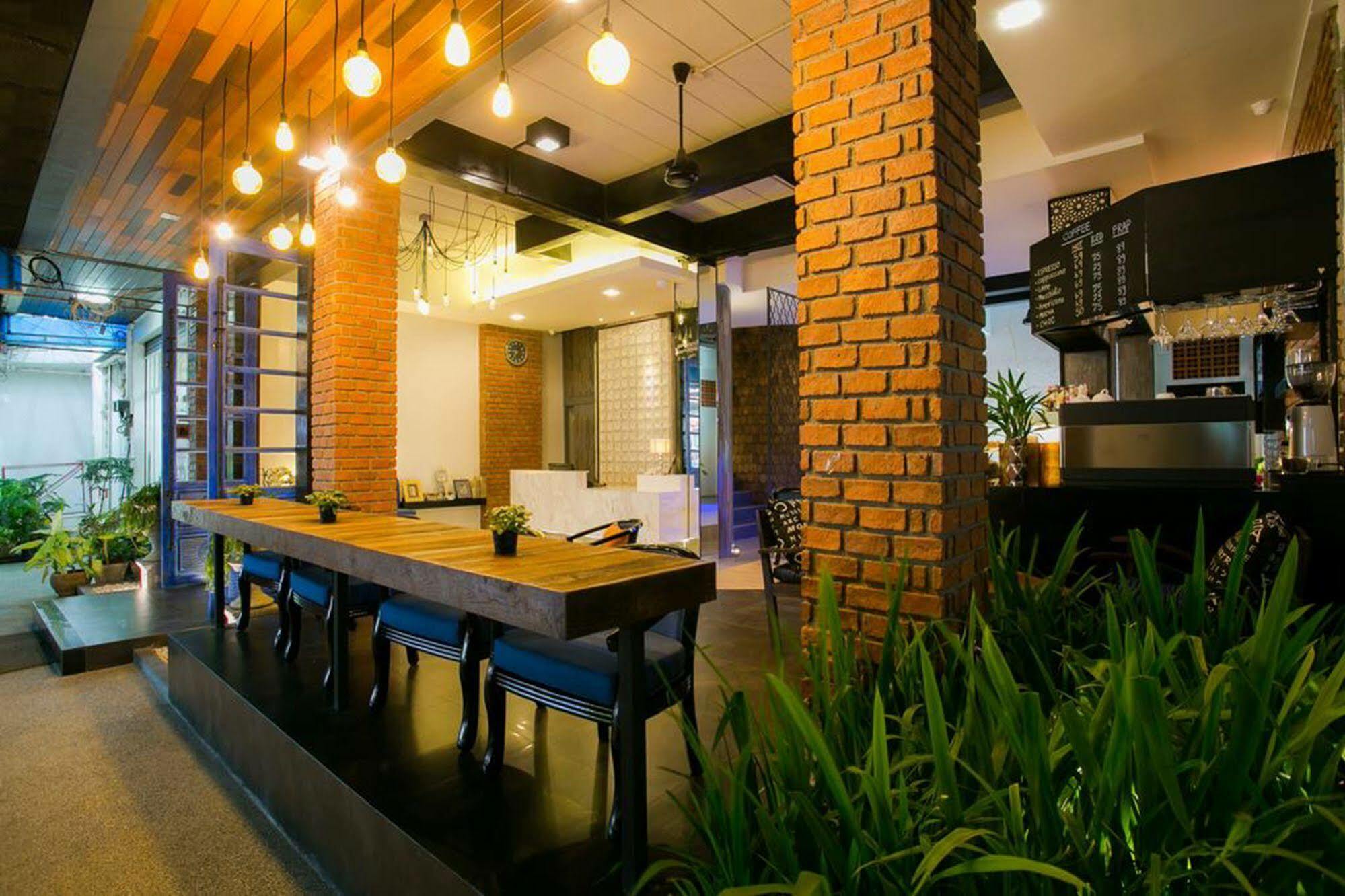 The House Patong Otel Dış mekan fotoğraf